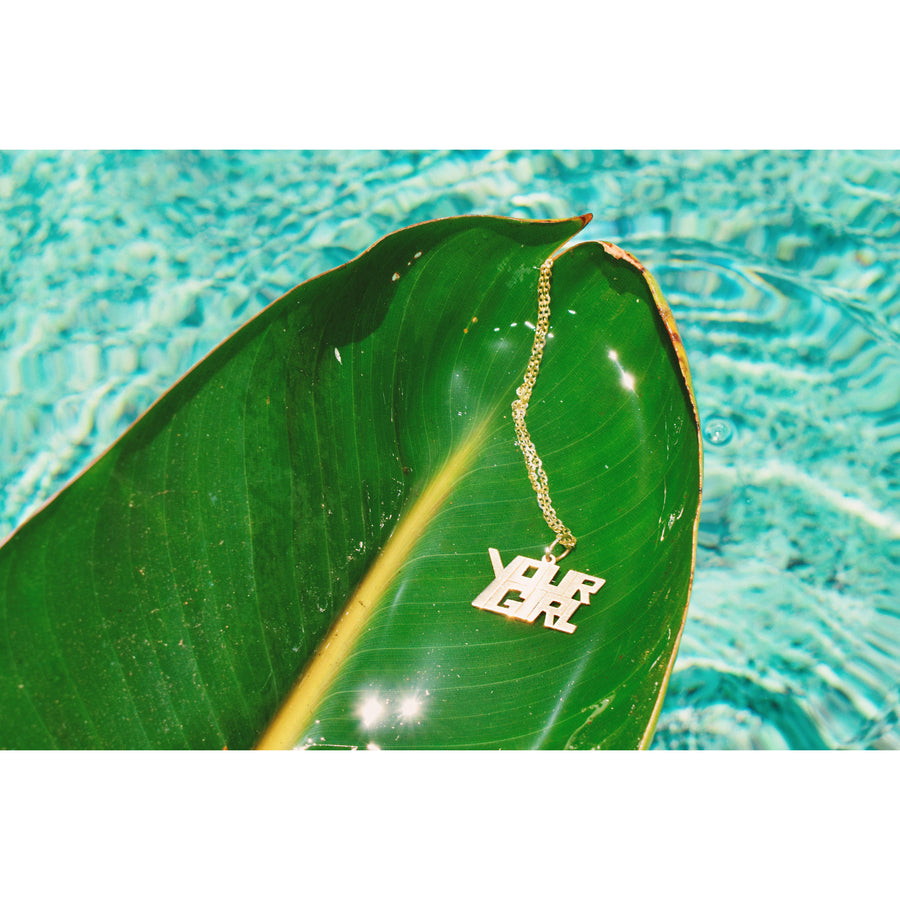 Las Hermanas Street (Your Girl Pendant)