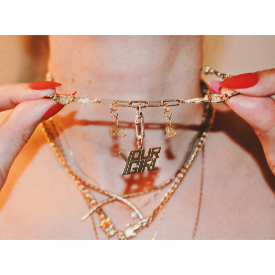 Las Hermanas Street (Your Girl Pendant)